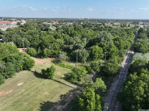 210 N 3rd, Abilene, TX 79601 photo 2