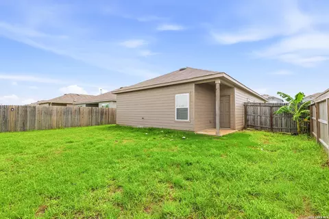 Exterior - 19835 Doc Holiday Dr, Lytle, TX 78052 photo 5 of 6
