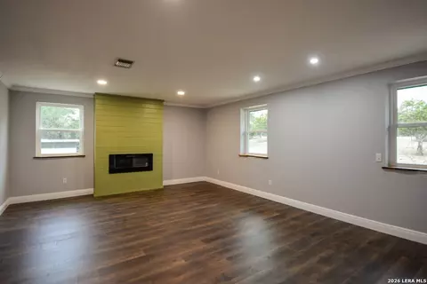 Living - 984 County Road 357, Utopia, TX 78884 photo 3 of 5