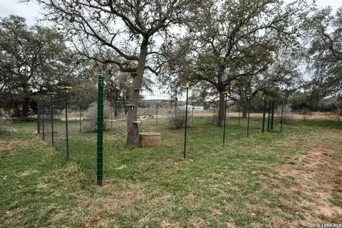 Exterior - 984 County Road 357, Utopia, TX 78884 photo 8 of 10