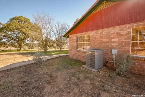 Exterior - 984 County Road 357, Utopia, TX 78884 photo 5 of 10