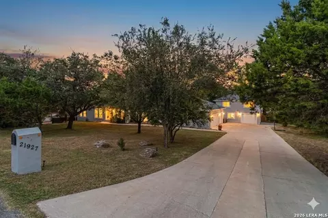 21927 Park View Dr, Garden Ridge, TX 78266