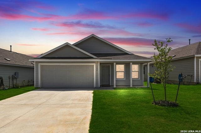 120 Vista Vw, Floresville, TX 78114