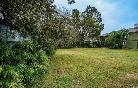 187 Royal George Cir, Mcqueeney, TX 78123
