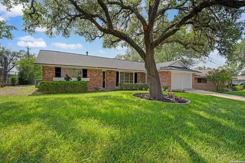 2925 Wacos Dr, San Antonio, TX 78238