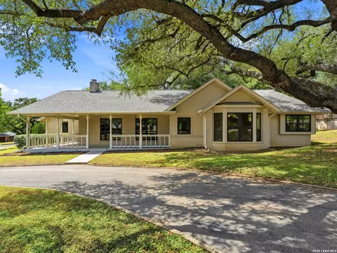 9235 Cinchona Trl, San Antonio, TX 78266