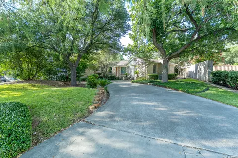 112 Tuttle Rd, Terrell Hills, TX 78209