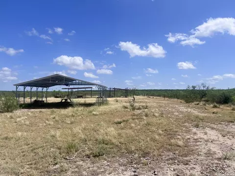 Exterior - 347 Sundown Trl, Eagle Pass, TX 78852 photo 2 of 4