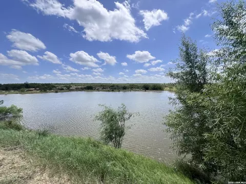 View/Area - 347 Sundown Trl, Eagle Pass, TX 78852 photo 3 of 8