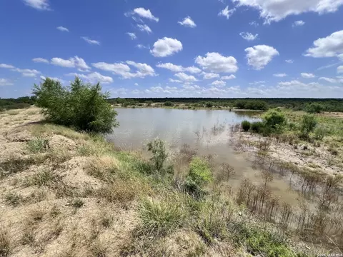 View/Area - 347 Sundown Trl, Eagle Pass, TX 78852 photo 2 of 8
