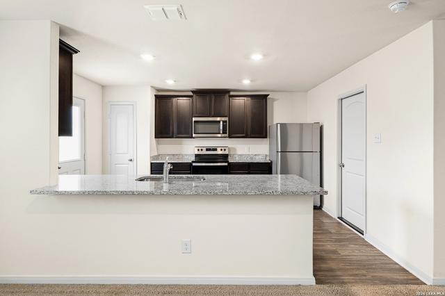 7231 Lazy Cyn, San Antonio, TX 78252