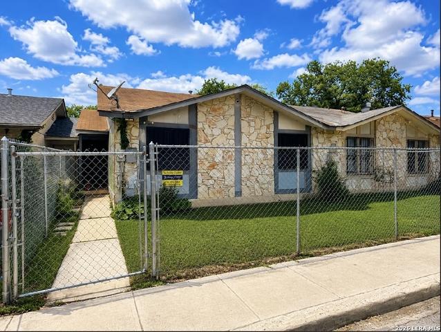 8013 Chipping, San Antonio, TX 78239