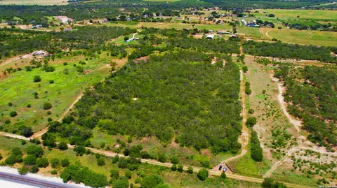 569 Gutierrez Ln #LOT 4, Floresville, TX 78114