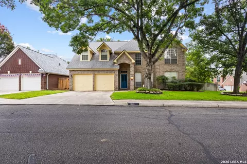 9402 Oakwood Gdn, San Antonio, TX 78254