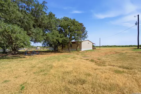 1100 County Road 669, Devine, TX 78016 photo 33