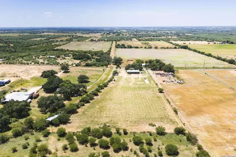 1100 County Road 669, Devine, TX 78016 photo 43