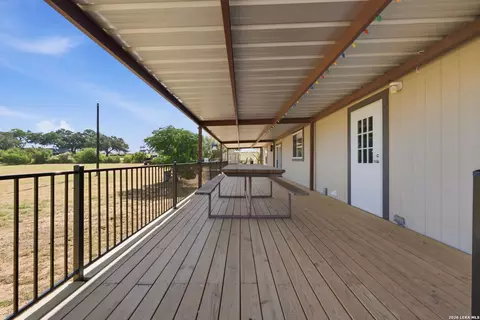 1100 County Road 669, Devine, TX 78016 photo 6