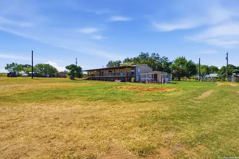1100 County Road 669, Devine, TX 78016 photo 37