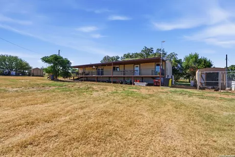 1100 County Road 669, Devine, TX 78016 photo 36
