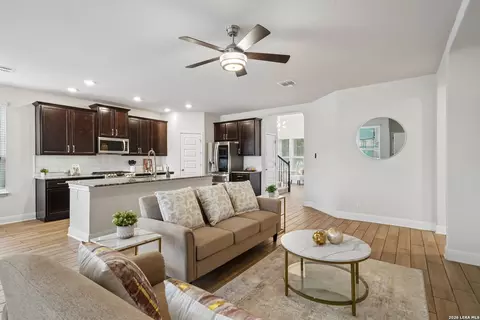 9365 Aten Shr, San Antonio, TX 78254