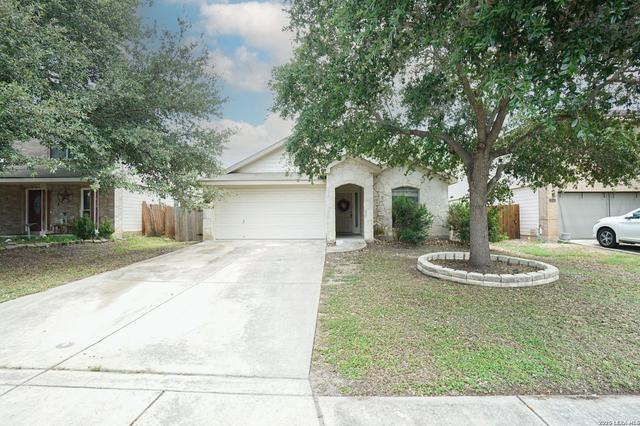 9045 Clearwood Path, Universal City, TX 78148