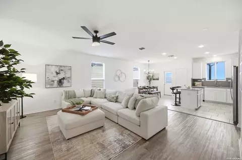 10318 Mcqueeney, San Antonio, TX 78252