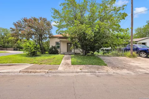 554 Essex St, San Antonio, TX 78210