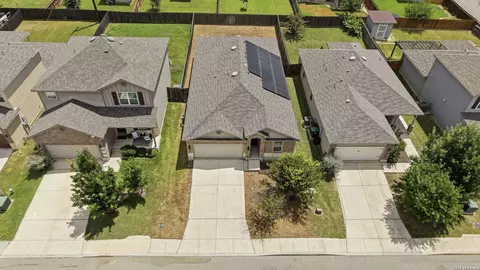 4614 Heathers Cross, Saint Hedwig, TX 78152