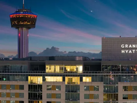610 E Market UNIT 3304, San Antonio, TX 78205