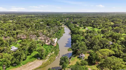 632 E Donegan, Seguin, TX 78155