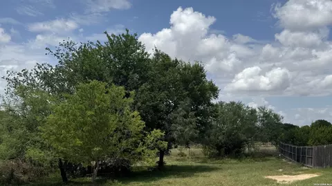 296 Strasbourg St, Castroville, TX 78009