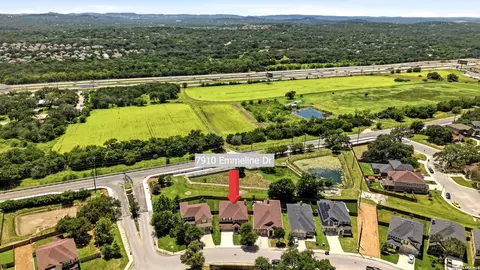 7910 Emmeline Dr, Boerne, TX 78015