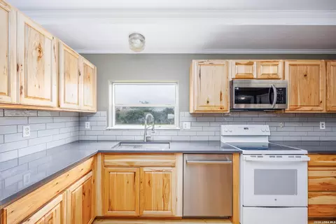 5004 Apache Moon, Spring Branch, TX 78070 photo 22
