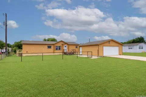 5004 Apache Moon, Spring Branch, TX 78070 photo 3