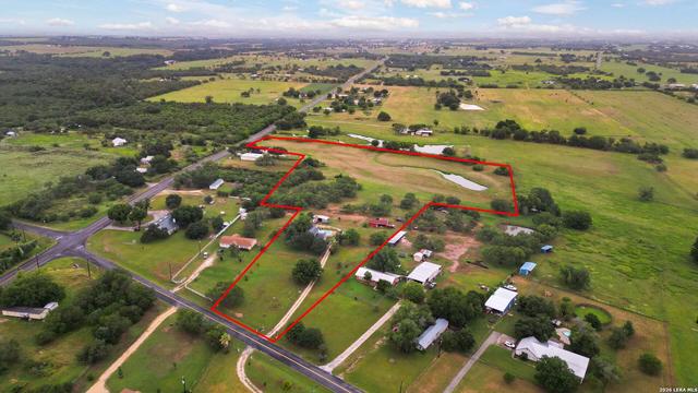 12591 Lavernia Rd, Saint Hedwig, TX 78152