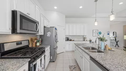 Kitchen - 525 Concerto Ct, Spring Branch, TX 78070 photo 5 of 8