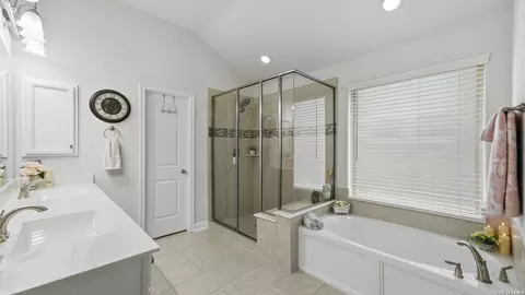 Bath - 525 Concerto Ct, Spring Branch, TX 78070 photo 1 of 6