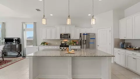 Kitchen - 525 Concerto Ct, Spring Branch, TX 78070 photo 2 of 8