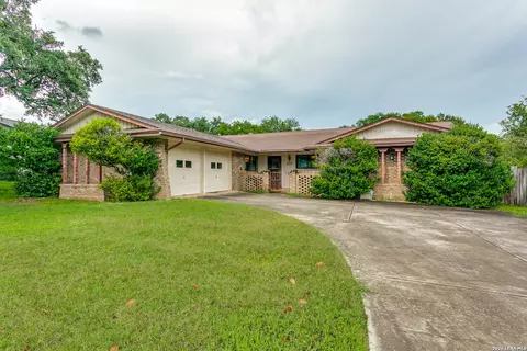 607 Amistad Blvd, Universal City, TX 78148
