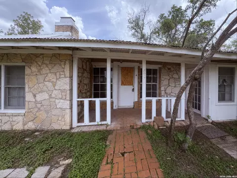 Exterior - 897 Zig Zag Ave, Devine, TX 78016 photo 2 of 4