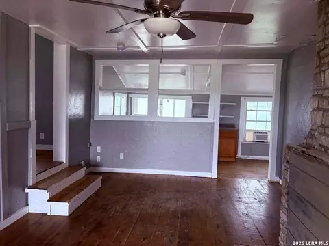 Living - 897 Zig Zag Ave, Devine, TX 78016 photo 1 of 4