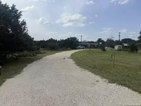 572 River Bluff Cir, Pipe Creek, TX 78063
