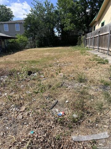 2012 Lyons St, San Antonio, TX 78207