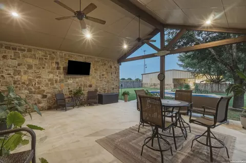 10085 Fm 775, La Vernia, TX 78121
