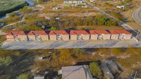 View/Area - 391 Riverside UNIT 23, Eagle Pass, TX 78852 photo 2 of 3