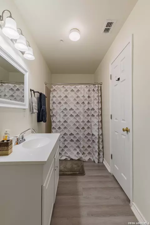 Bath - 391 Riverside UNIT 23, Eagle Pass, TX 78852 photo 5 of 6
