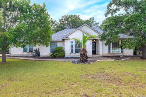 157 Park Rd, Bandera, TX 78003