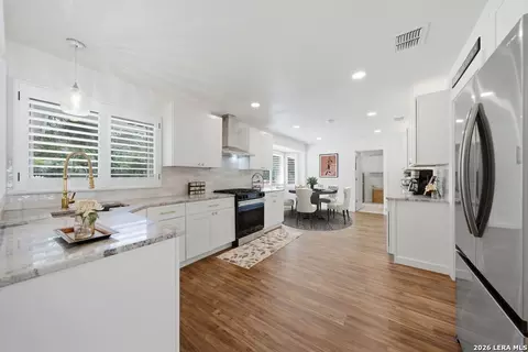 9242 Garden Ridge Dr, San Antonio, TX 78266