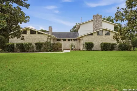 1633 Willow Creek Rd, Seguin, TX 78155