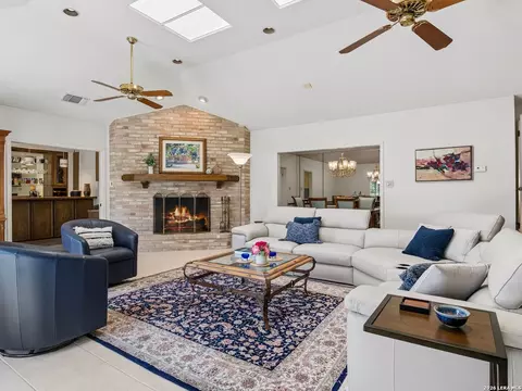 6122 Windy Knl, Windcrest, TX 78239